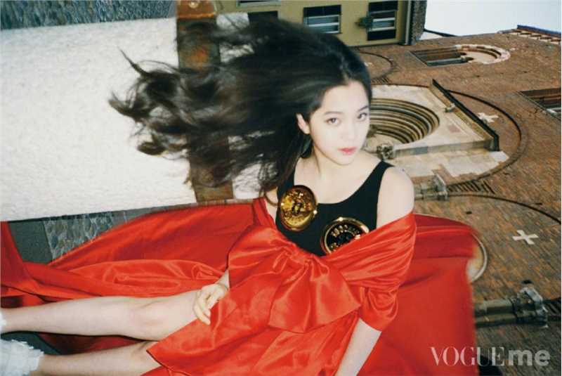 最新唯美浪漫美女欧阳娜娜阳光复古时尚图集