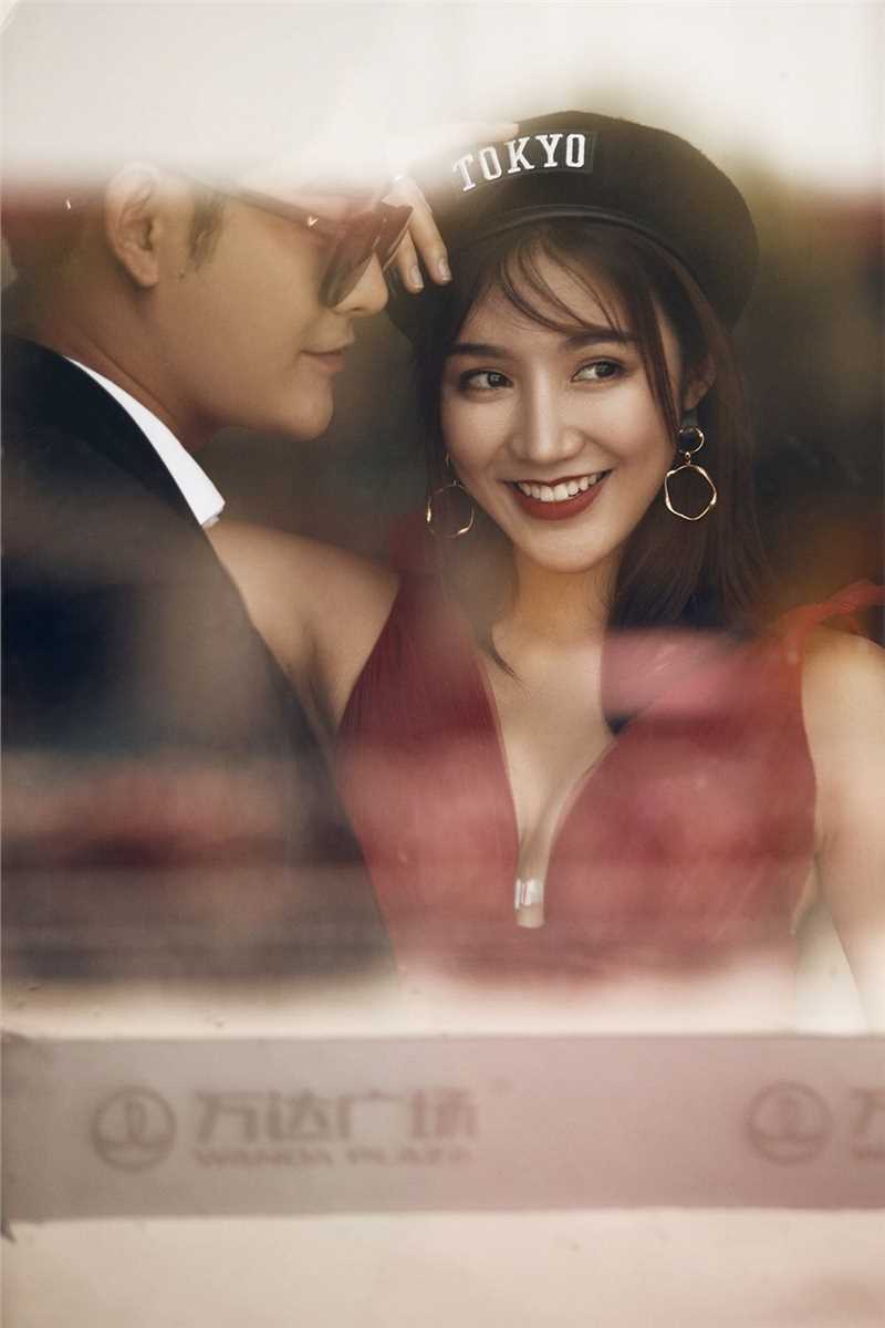 最新街拍广场唯美浪漫时尚小资都市风婚纱摄影壁纸