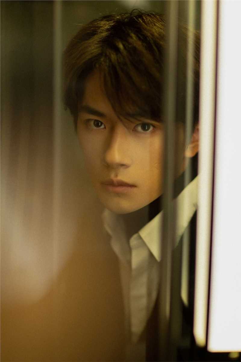 优质西装帅哥易烊千玺时尚绅士优雅活动现场相册