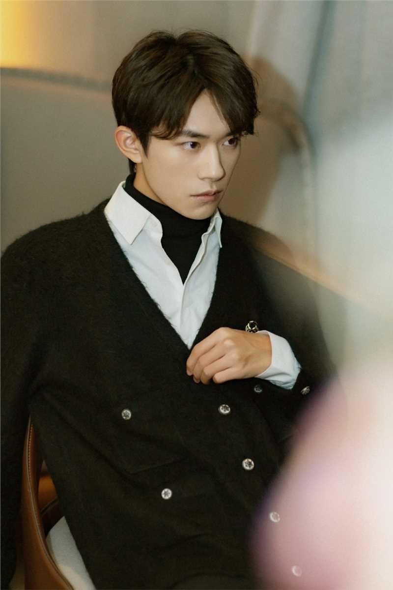 优质西装帅哥易烊千玺时尚绅士优雅活动现场相册