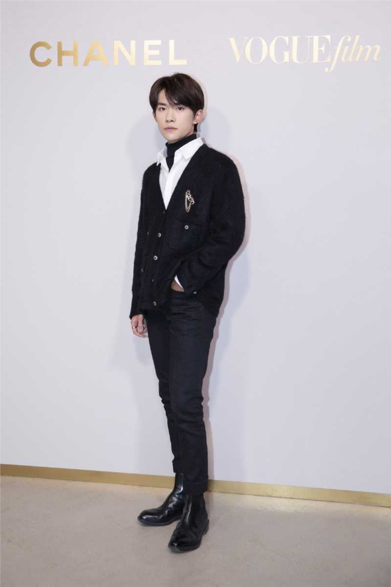 优质西装帅哥易烊千玺时尚绅士优雅活动现场相册