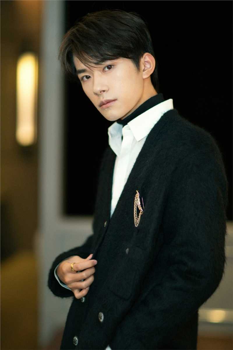 优质西装帅哥易烊千玺时尚绅士优雅活动现场相册