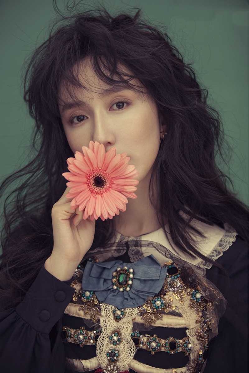 精选时尚美女娄艺潇凌乱造型艺术唯美养眼杂志图册