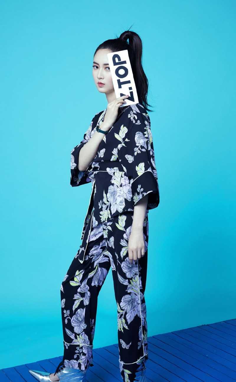最全美女陈钰琪马尾辫时尚黑白复古杂志图片壁纸