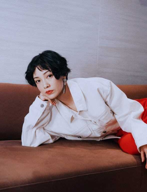 短发美女郭采洁成熟养眼时尚清新图片