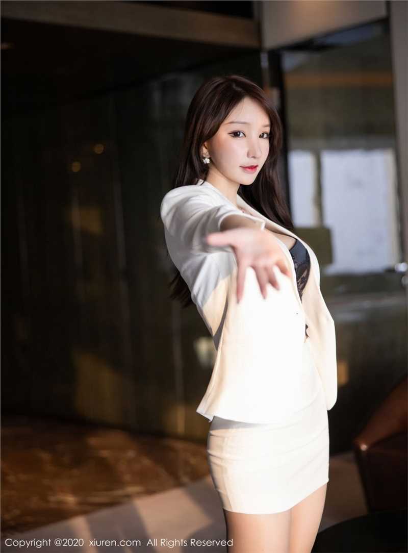 最新办公室女秘书周于希穿着性感包臀裙好身材错落有致私拍壁纸