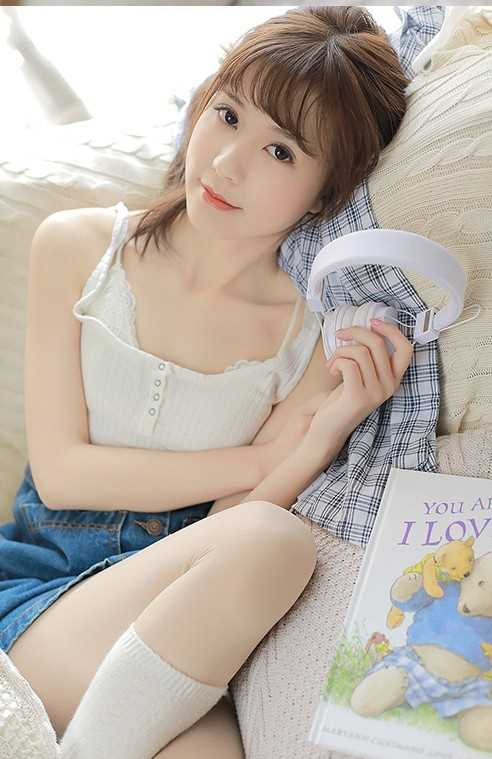 最全清纯可人童颜萝莉漂亮脸蛋白皙皮肤苗条身材相册