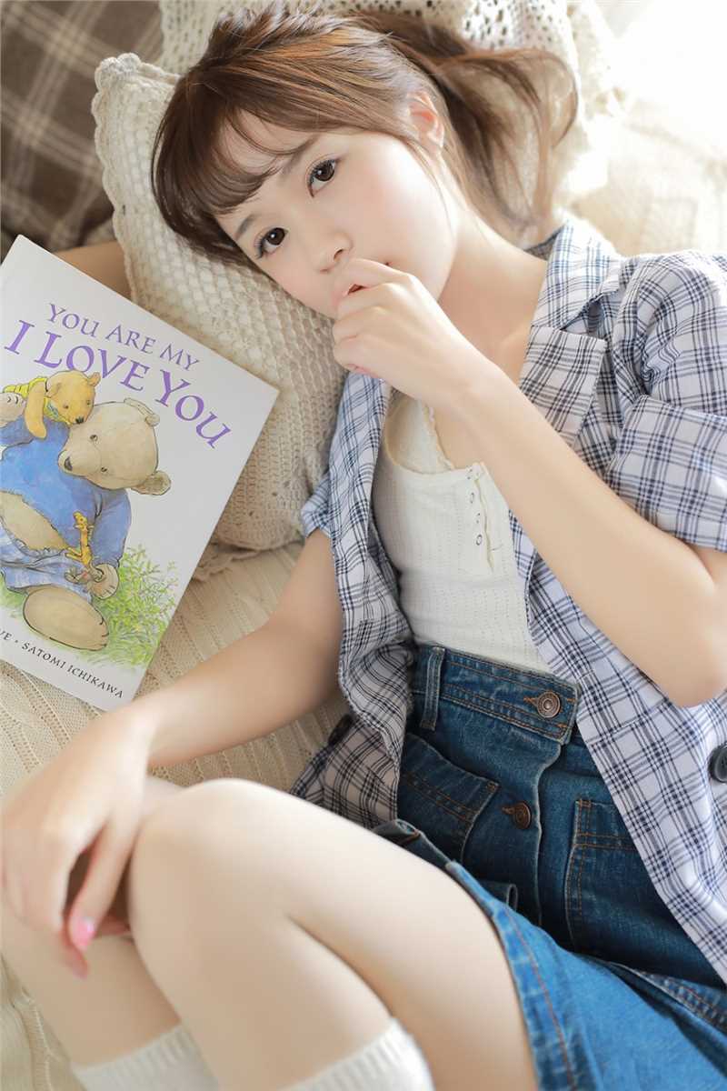 最全清纯可人童颜萝莉漂亮脸蛋白皙皮肤苗条身材相册