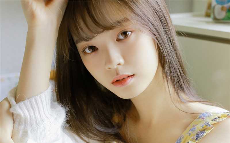 最全肌肤胜雪的清纯小姐姐水灵灵杏仁眼电力十足相册