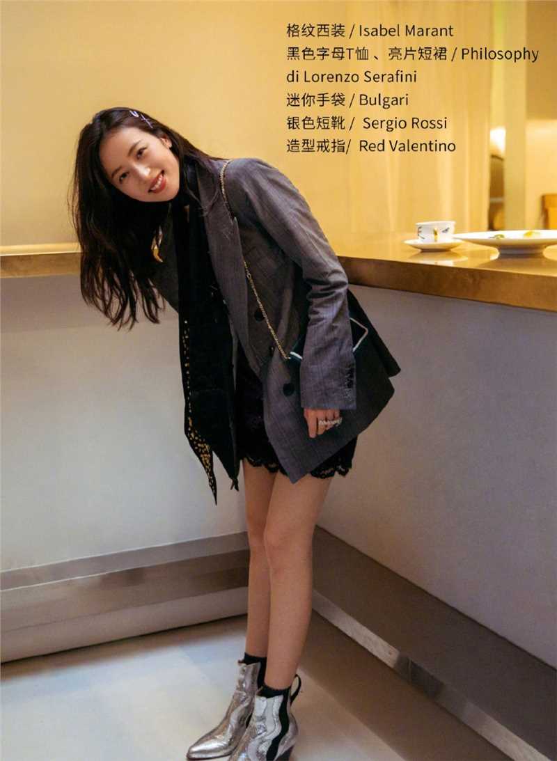 高清西装美女周雨彤随性清纯甜美治愈笑容图片图集