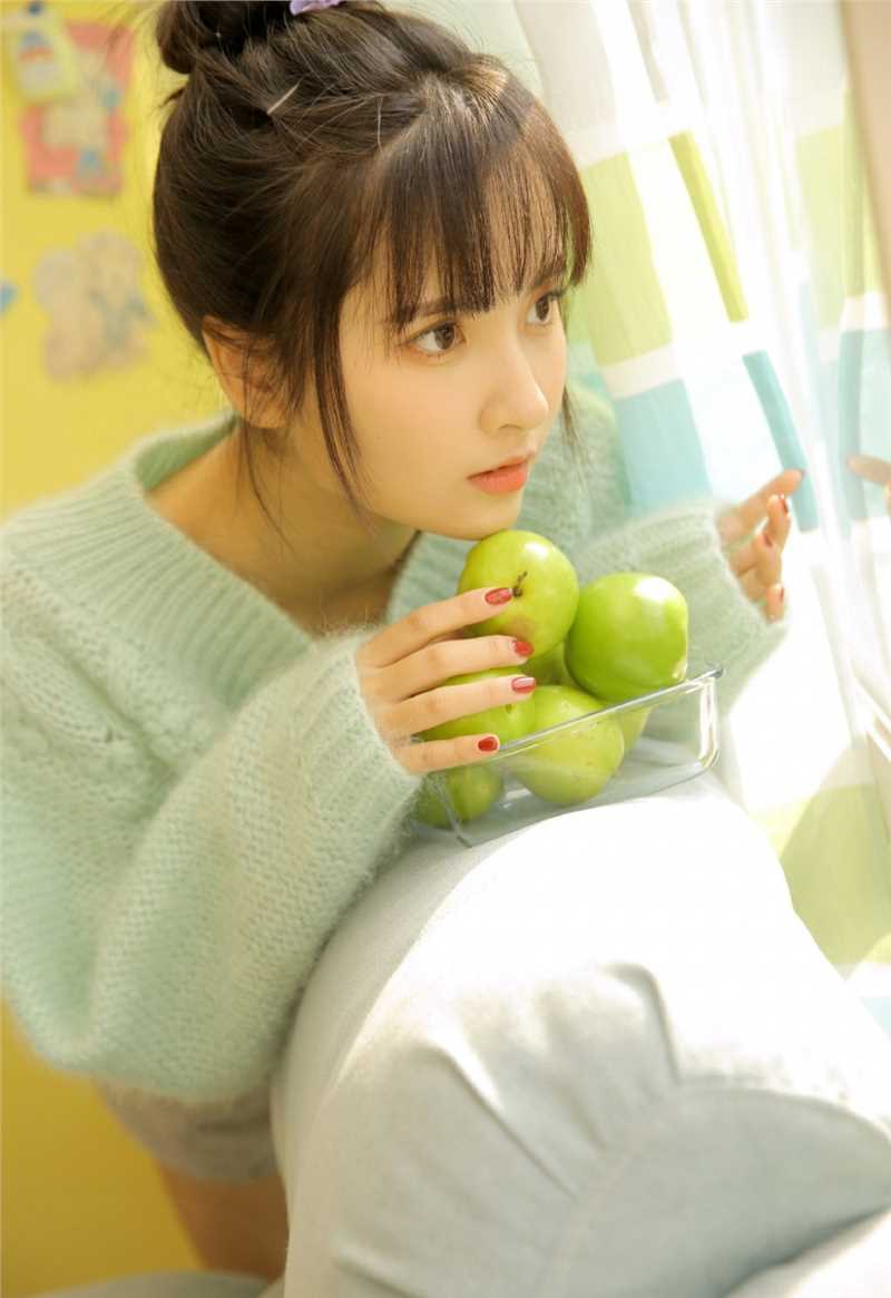 最全可爱丸子头美眉无辜的小鹿眼清纯动人居家相册