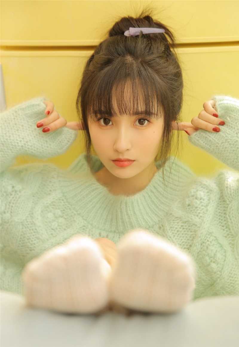 最全可爱丸子头美眉无辜的小鹿眼清纯动人居家相册