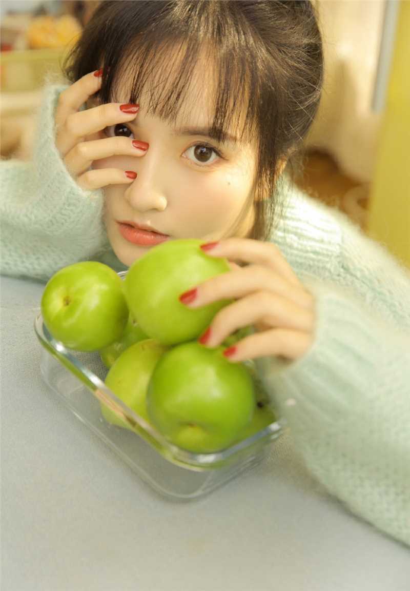 最全可爱丸子头美眉无辜的小鹿眼清纯动人居家相册