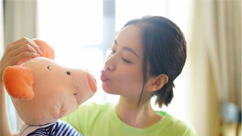 精选俏皮可爱美女李春嫒居家卖萌清纯治愈照图片图册