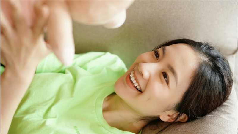 精选俏皮可爱美女李春嫒居家卖萌清纯治愈照图片图册