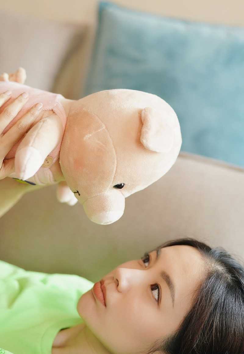 精选俏皮可爱美女李春嫒居家卖萌清纯治愈照图片图册
