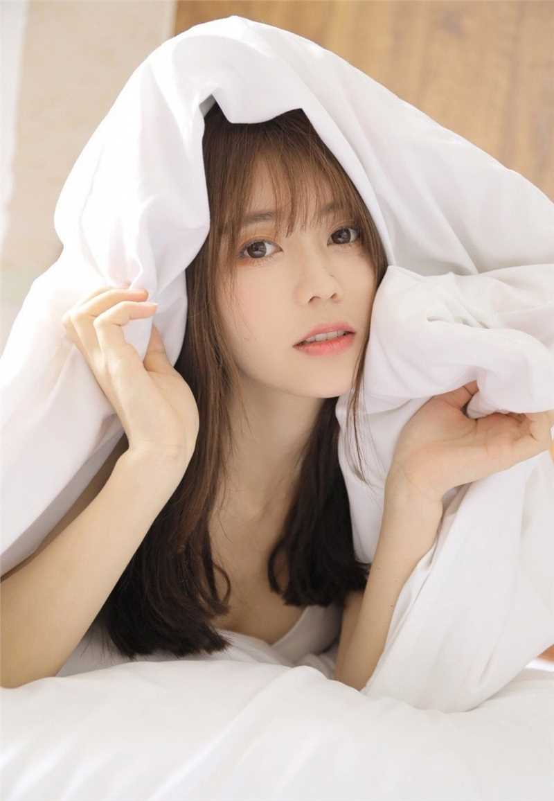 特别专辑清纯的可爱小妹浴巾下真空干净勾魂极品图库图片