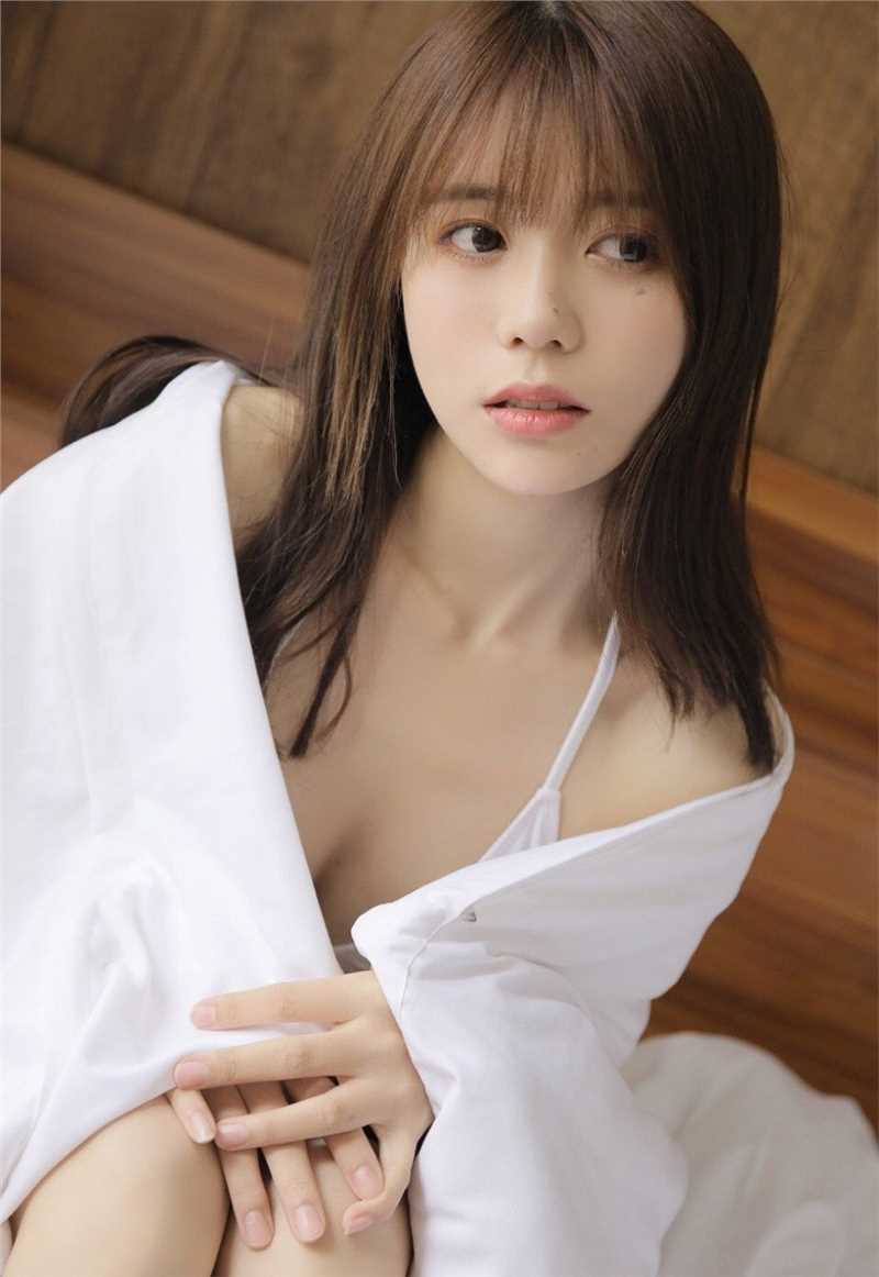 特别专辑清纯的可爱小妹浴巾下真空干净勾魂极品图库图片