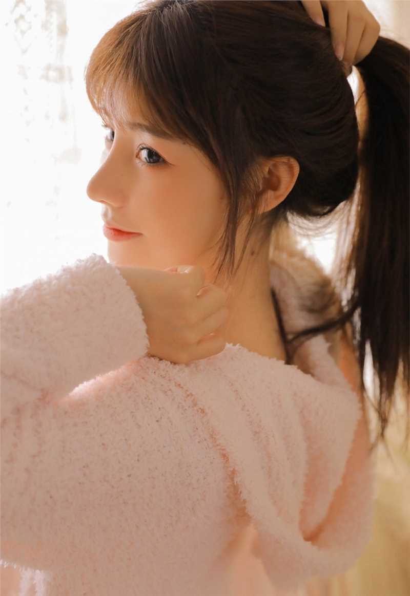 最全长相俏皮的95后小妹妹水灵灵杏眼清纯美女壁纸