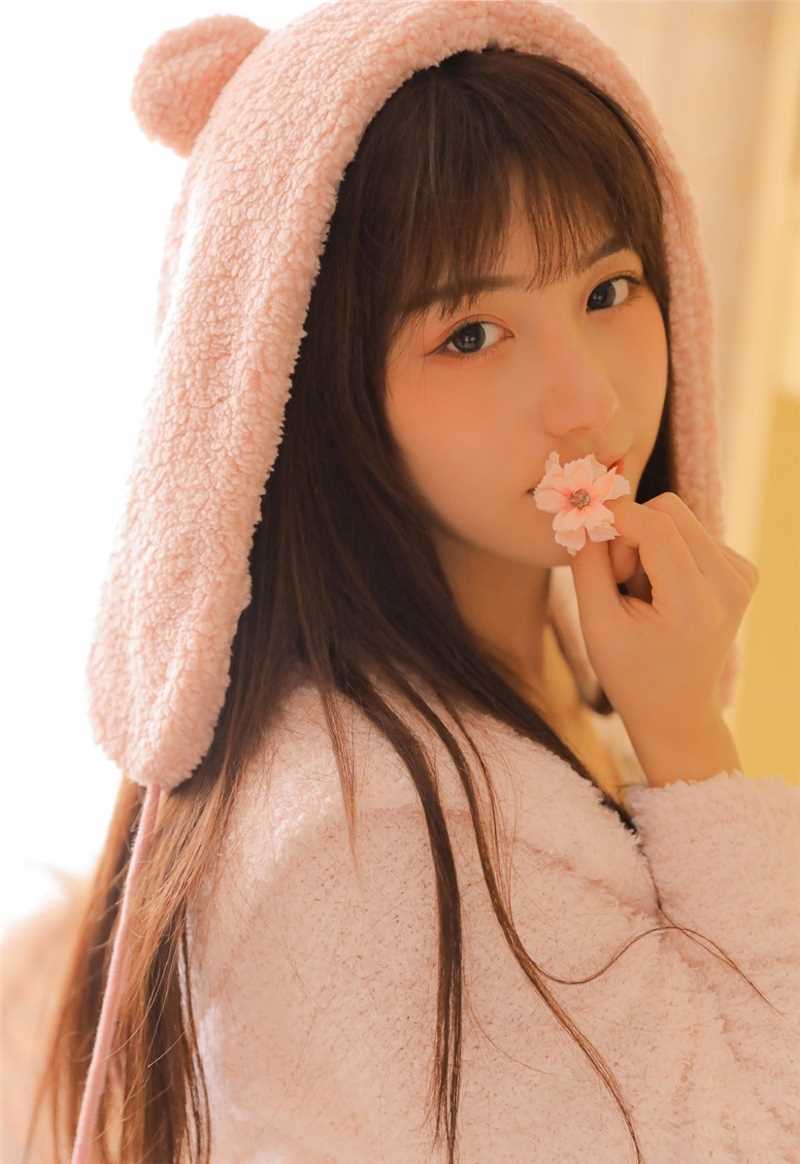最全长相俏皮的95后小妹妹水灵灵杏眼清纯美女壁纸