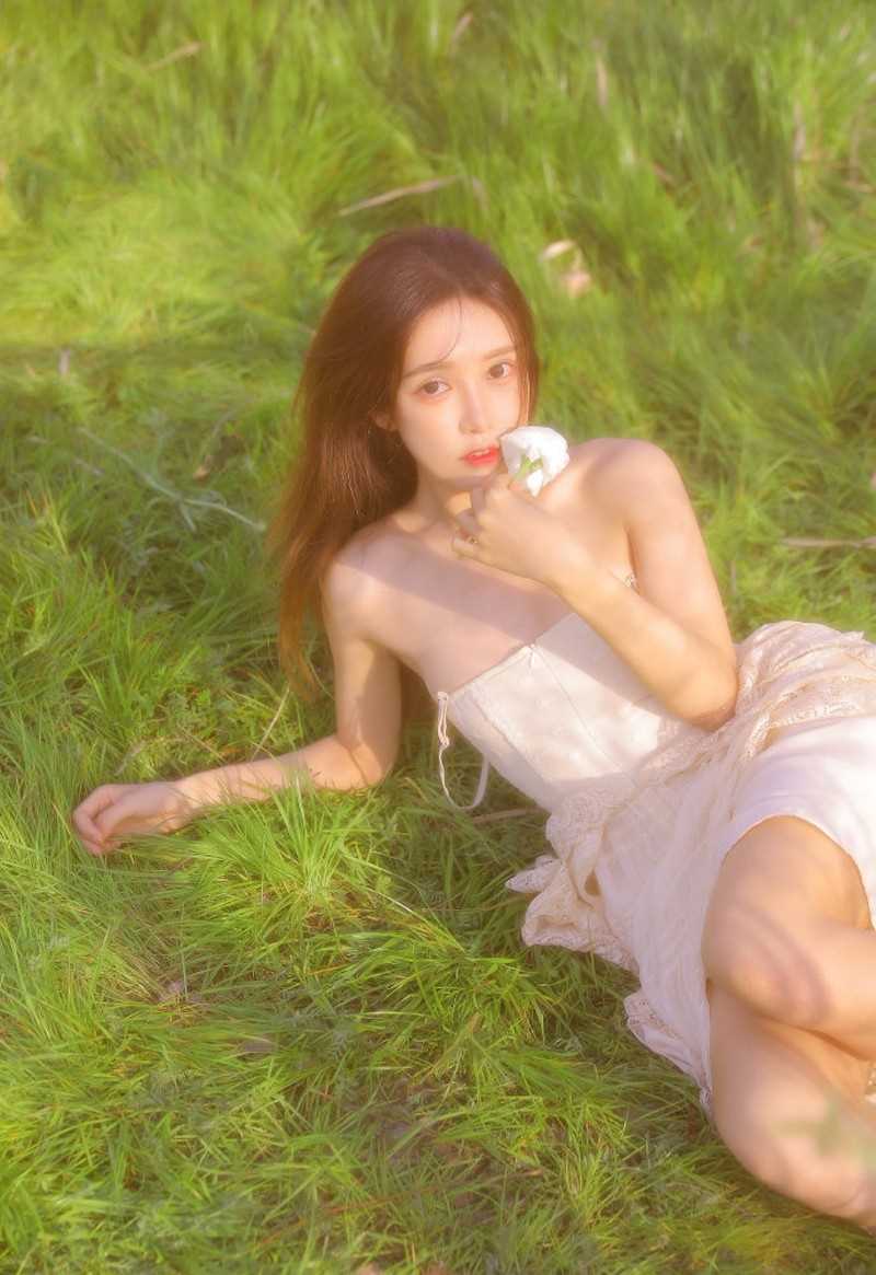 最新治愈系倾城佳人户外懵懂无辜清纯美女图集