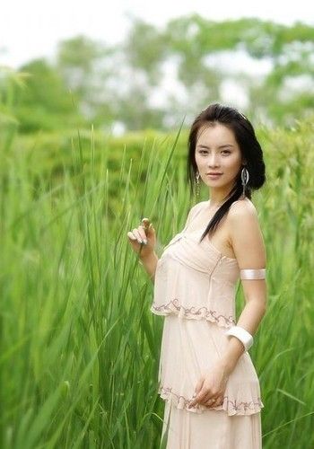 精选韩国赛车美女车模林智慧人体诱惑丰乳肥臀图册