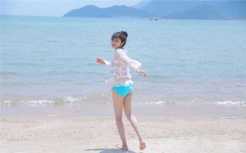 特别专辑丰满宅男女神三点式比基尼木瓜奶蜜桃臀图片
