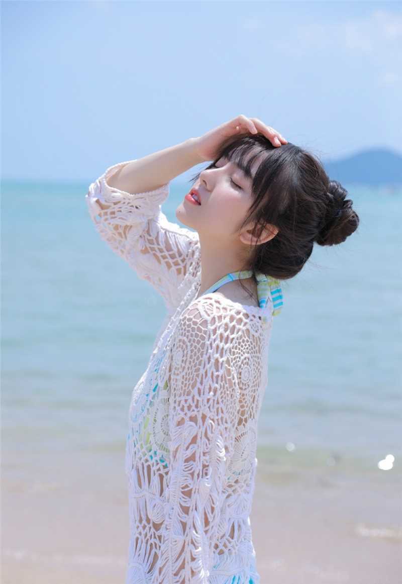 特别专辑丰满宅男女神三点式比基尼木瓜奶蜜桃臀图片