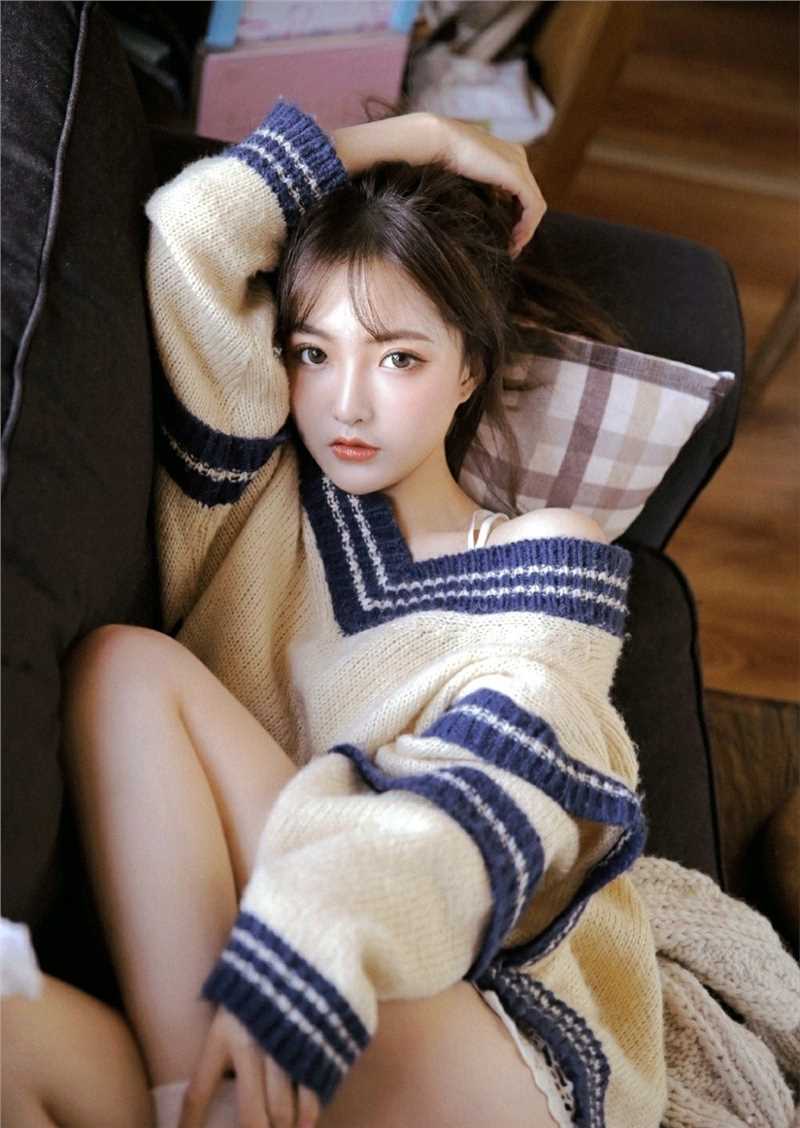 最新毛衣美女治愈温柔宅男女神性感撩人私房图片壁纸