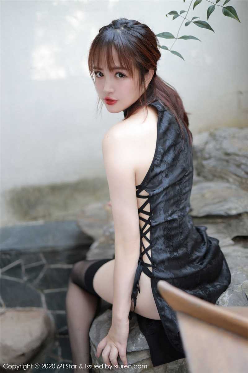 最新大尺度美女恩率babe开叉旗袍黑丝翘臀裙底图片图集