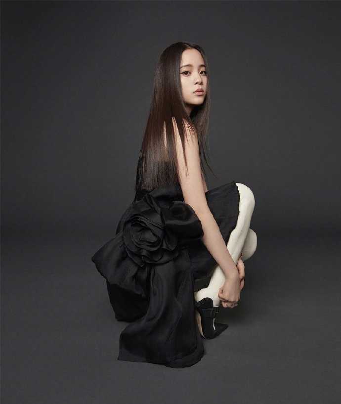 长发美女欧阳娜娜时尚优雅文艺气质图片