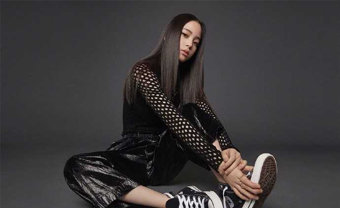 长发美女欧阳娜娜时尚优雅文艺气质图片