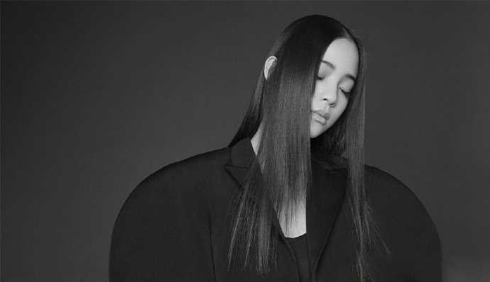 长发美女欧阳娜娜时尚优雅文艺气质图片