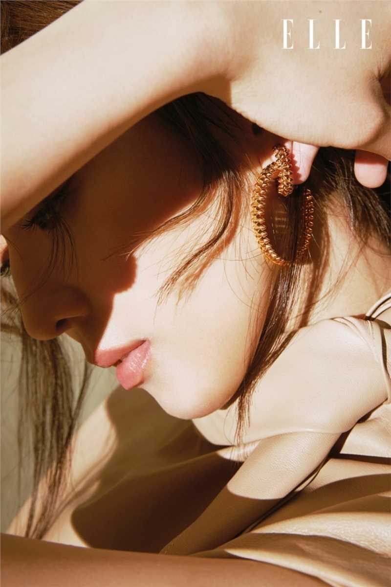 精选时尚美女张钧甯商务成熟御姐杂志封面图册