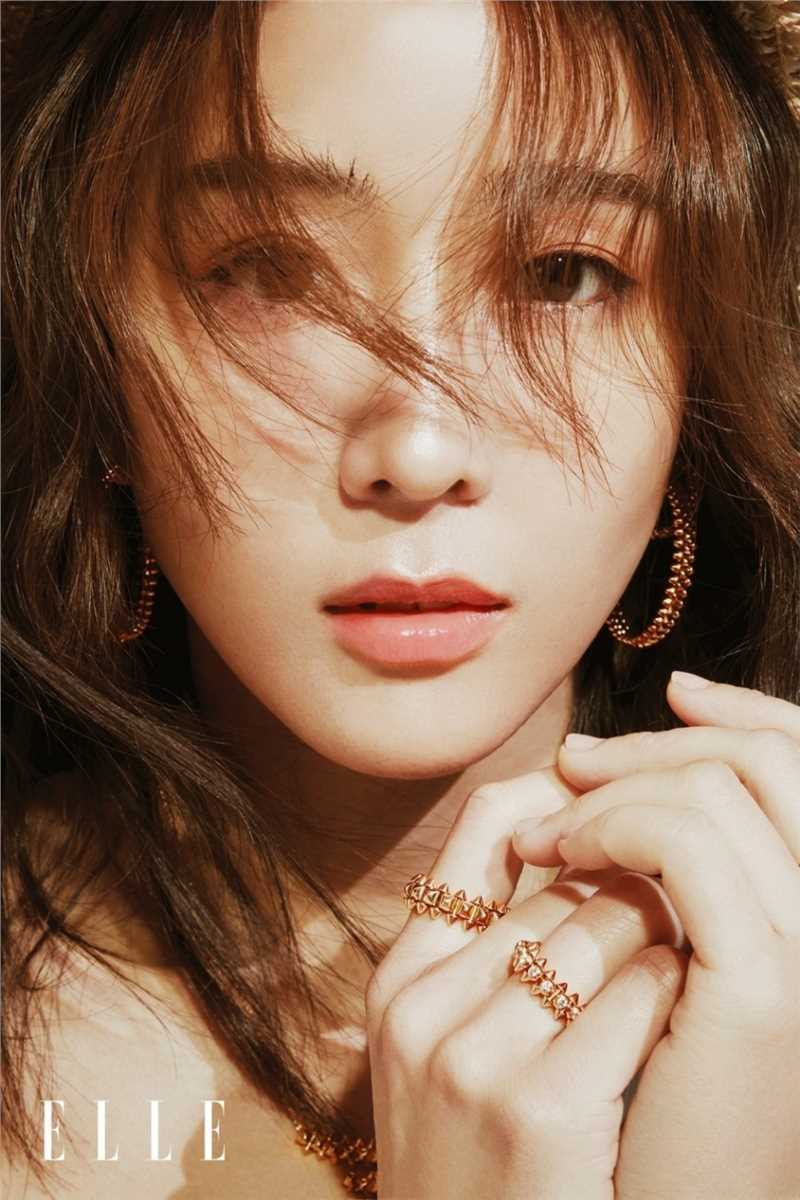 精选时尚美女张钧甯商务成熟御姐杂志封面图册