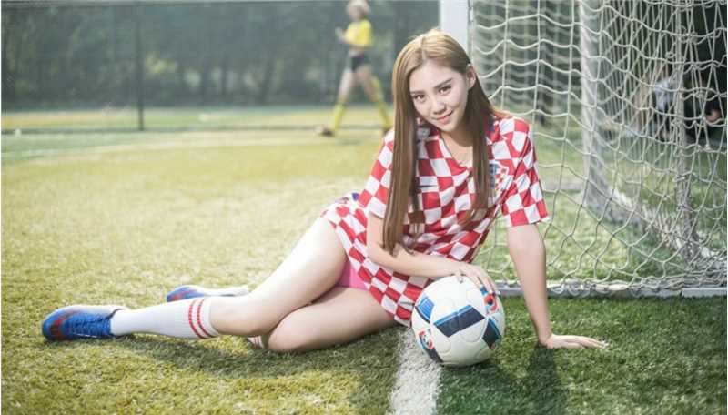 特别专辑足球宝贝惊艳绝美诱惑火辣身材户外性感写真图片