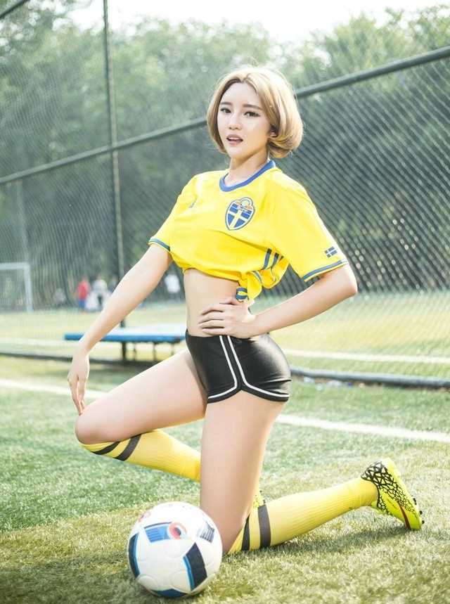 特别专辑足球宝贝惊艳绝美诱惑火辣身材户外性感写真图片
