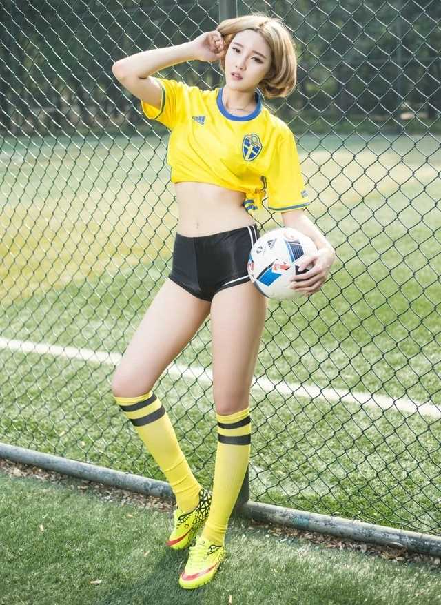 特别专辑足球宝贝惊艳绝美诱惑火辣身材户外性感写真图片