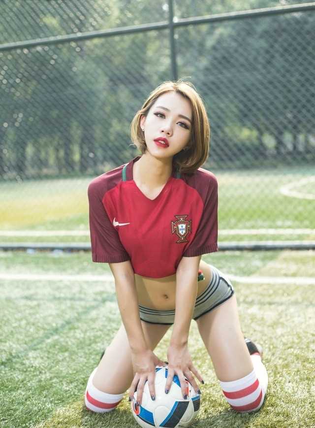 特别专辑足球宝贝惊艳绝美诱惑火辣身材户外性感写真图片
