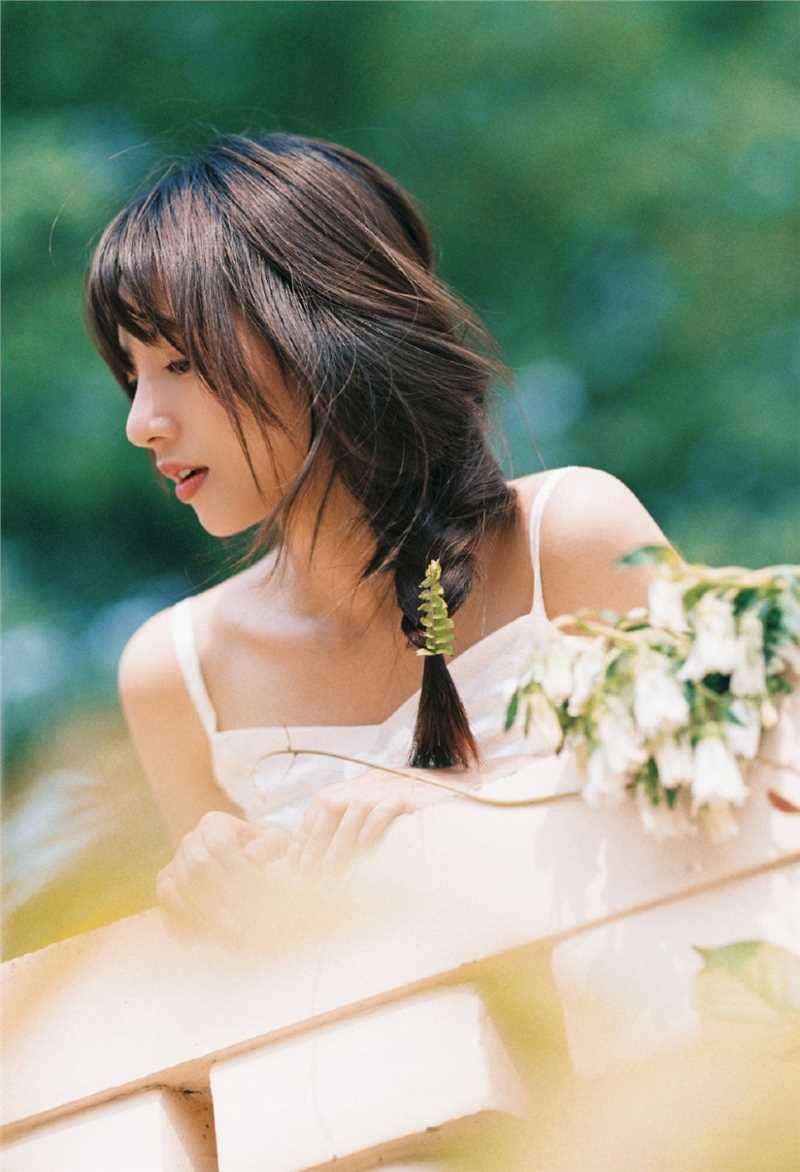 高清初恋般美好的森系女孩麻花辫发型清纯气质户外图图册