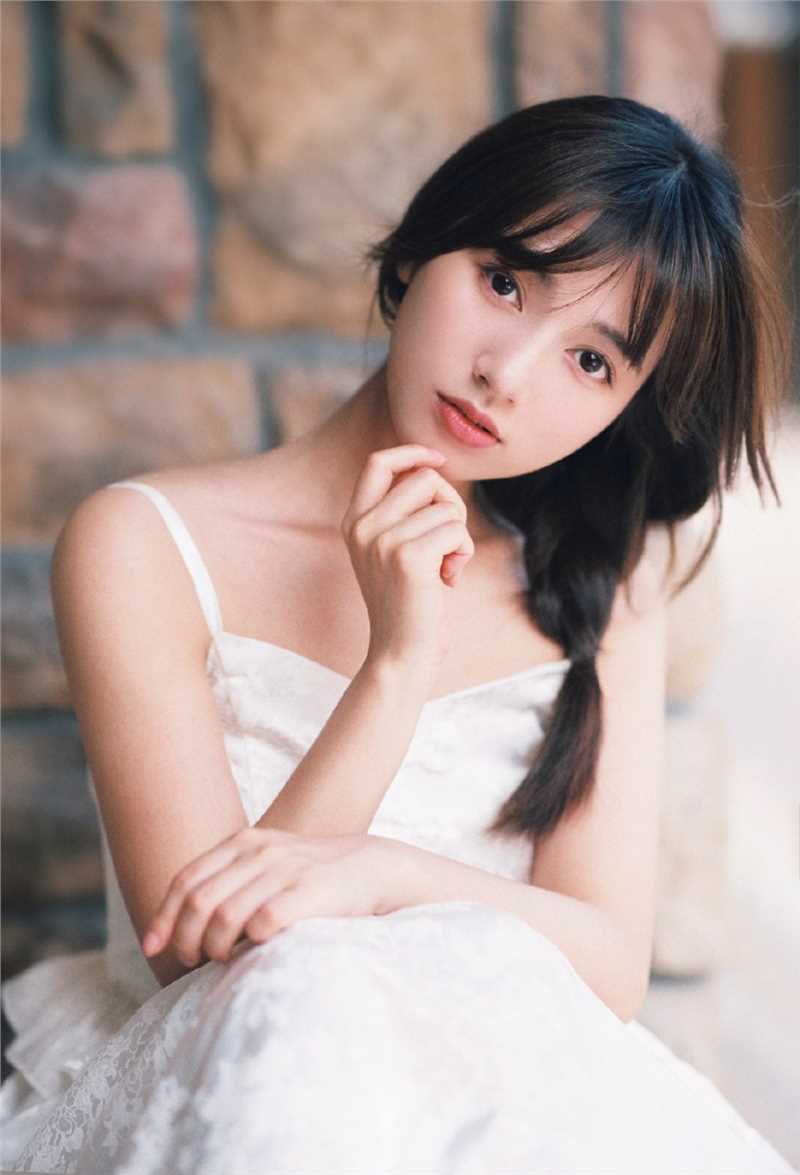 高清初恋般美好的森系女孩麻花辫发型清纯气质户外图图册