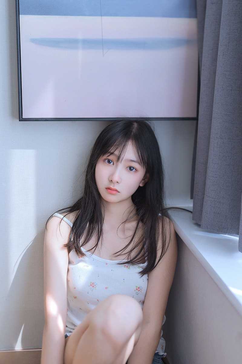 精选玉体丰满诱人的倾城俏佳人软糯易推倒清纯美女图册