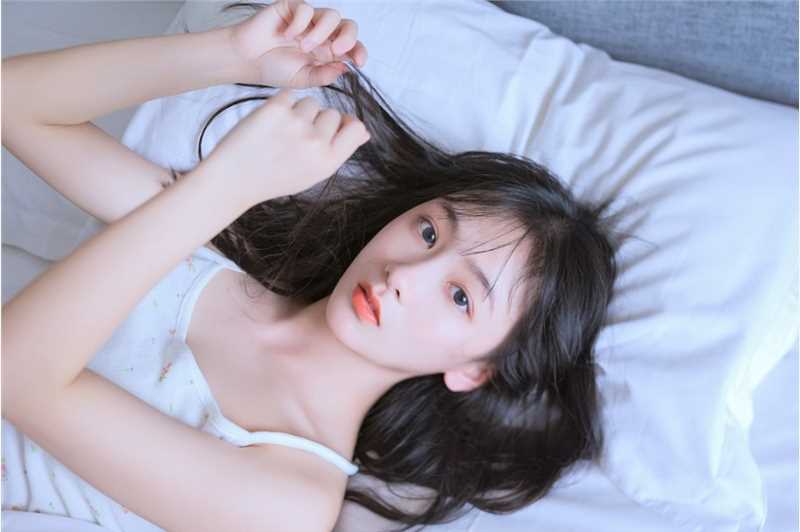 精选玉体丰满诱人的倾城俏佳人软糯易推倒清纯美女图册