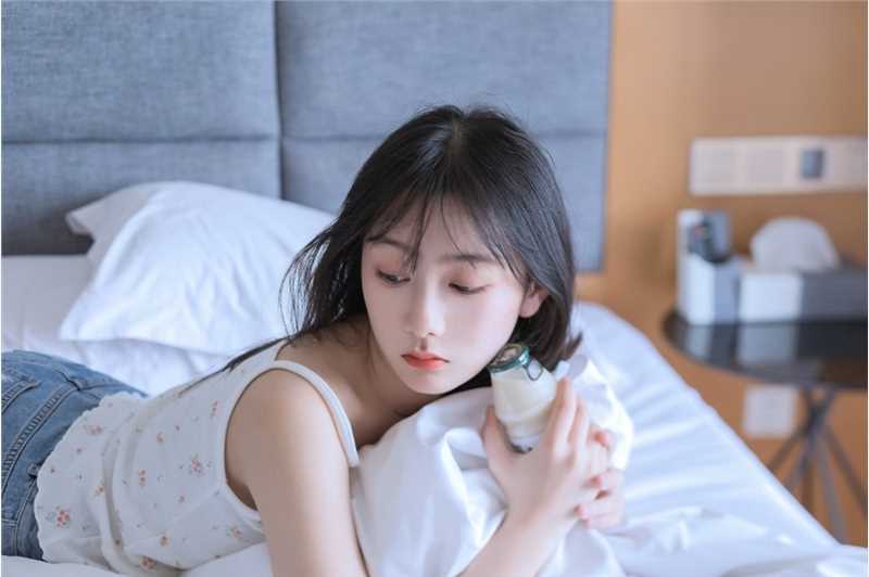 精选玉体丰满诱人的倾城俏佳人软糯易推倒清纯美女图册