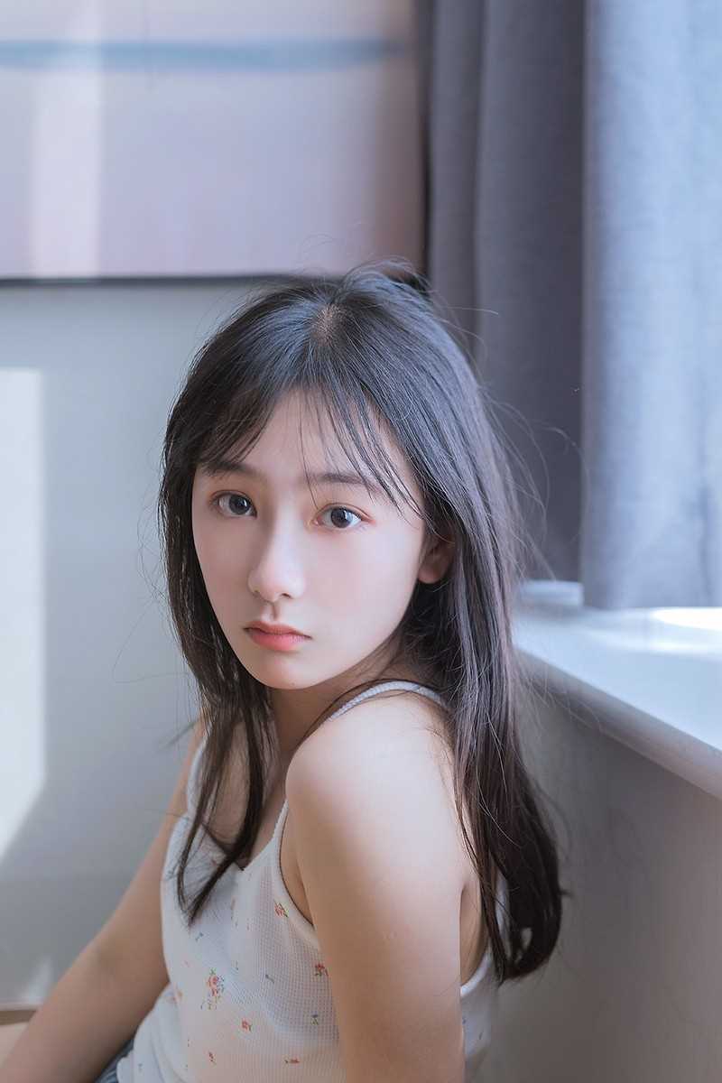 精选玉体丰满诱人的倾城俏佳人软糯易推倒清纯美女图册