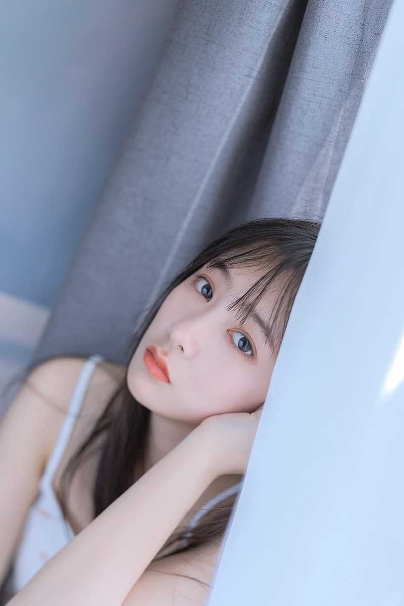 精选玉体丰满诱人的倾城俏佳人软糯易推倒清纯美女图册