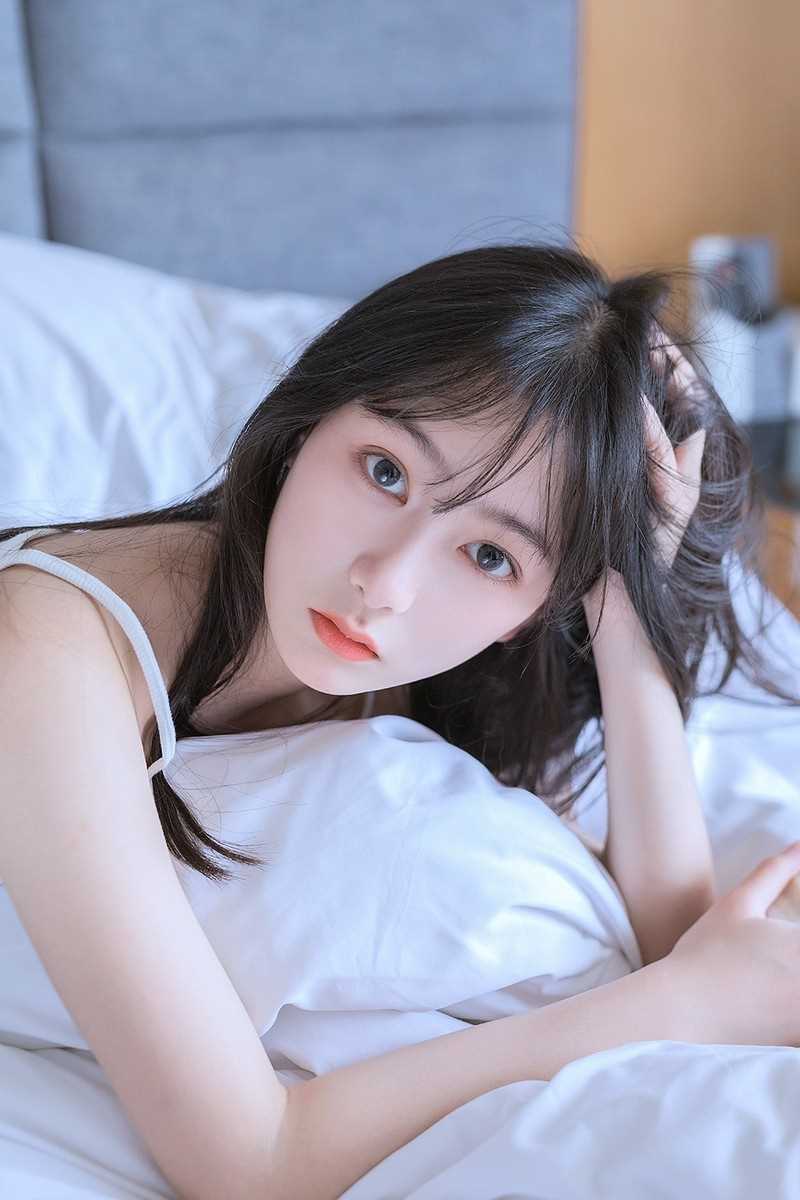 精选玉体丰满诱人的倾城俏佳人软糯易推倒清纯美女图册