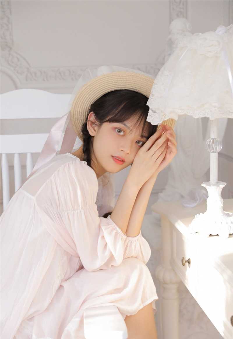 最新一双杏眼干净清澈的甜美女孩清新脱俗唯美私房照壁纸