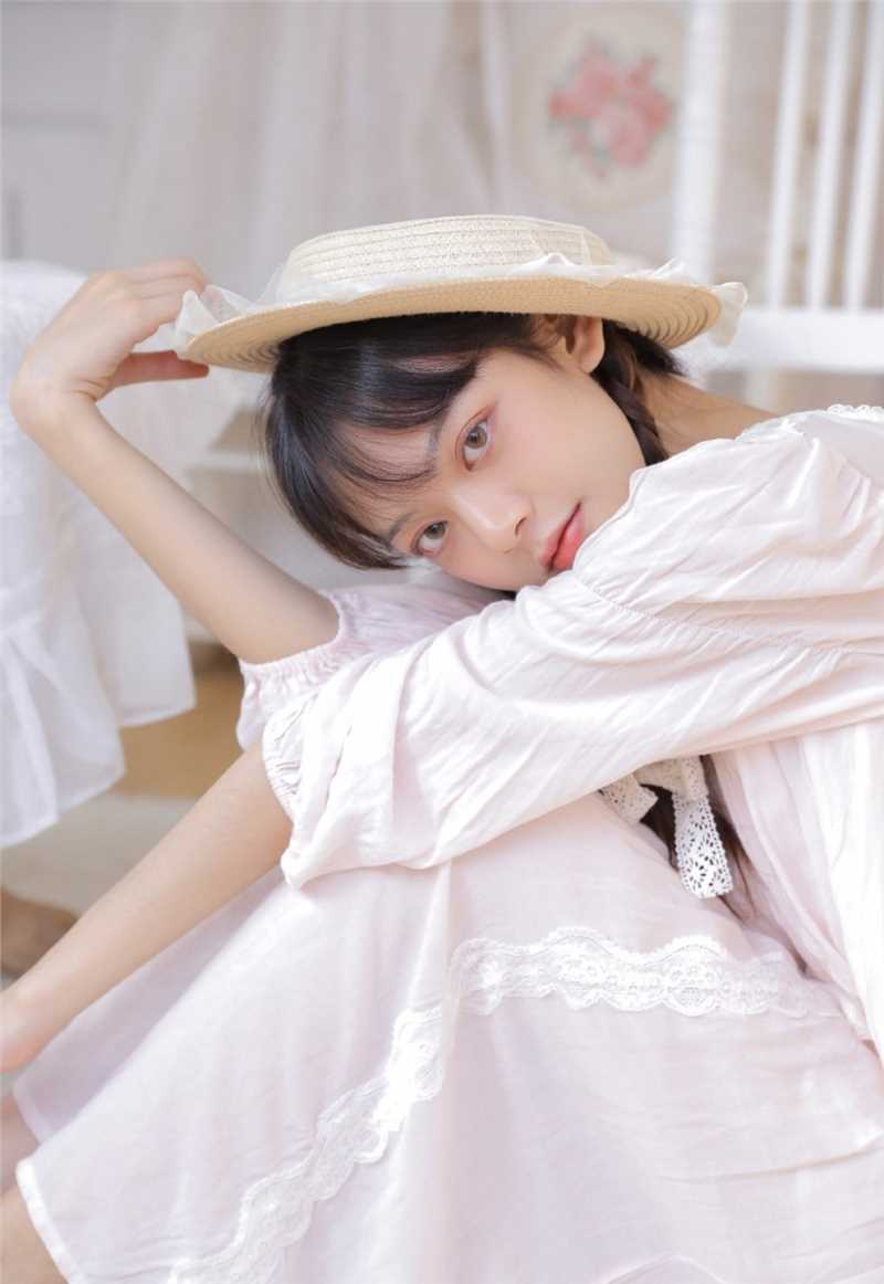 最新一双杏眼干净清澈的甜美女孩清新脱俗唯美私房照壁纸