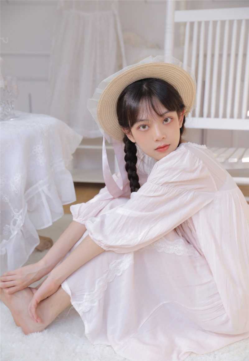 最新一双杏眼干净清澈的甜美女孩清新脱俗唯美私房照壁纸